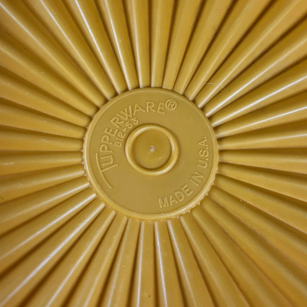 Vintage‎ Tupperware Servalier Bowls Set of 2 Sunburst Lids Yellow Grey 1323 812